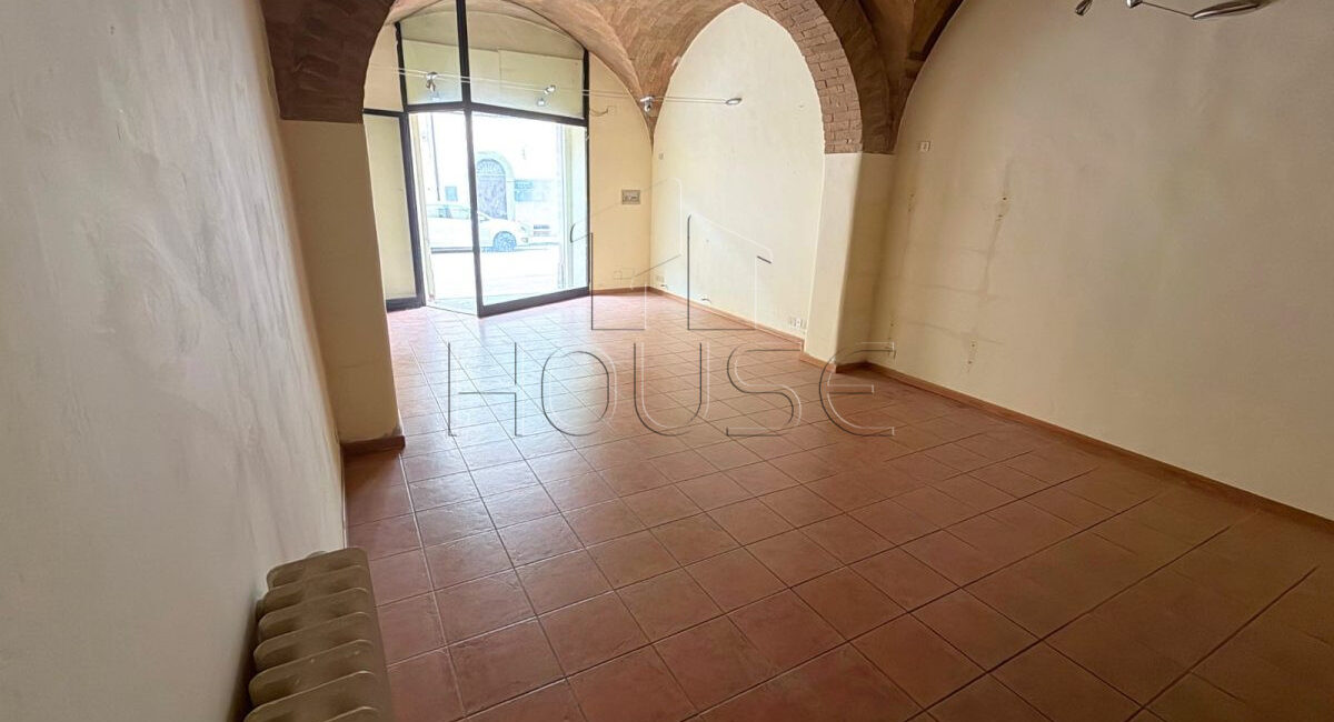 Locale commerciale di 80 mq