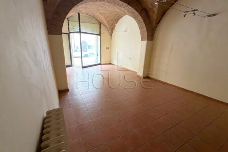 Locale commerciale di 80 mq